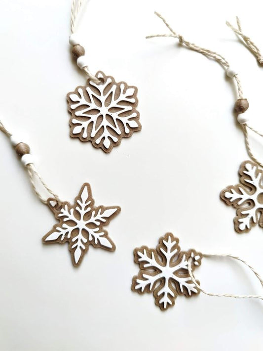 Rustic 3D Printed Snowflake Ornaments – Made with Wood Filament for Holiday Decor, Christmas Tree, and Gift Wrapping, Set of 5 pcs, 3d print