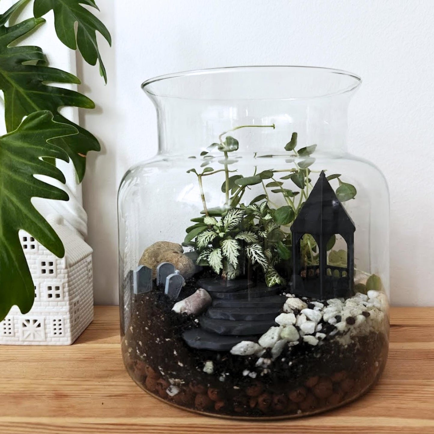 Mini Gothic Gazebo for Terrariums, Haunted Terrarium Decor, Spooky Garden House, 3D Printed