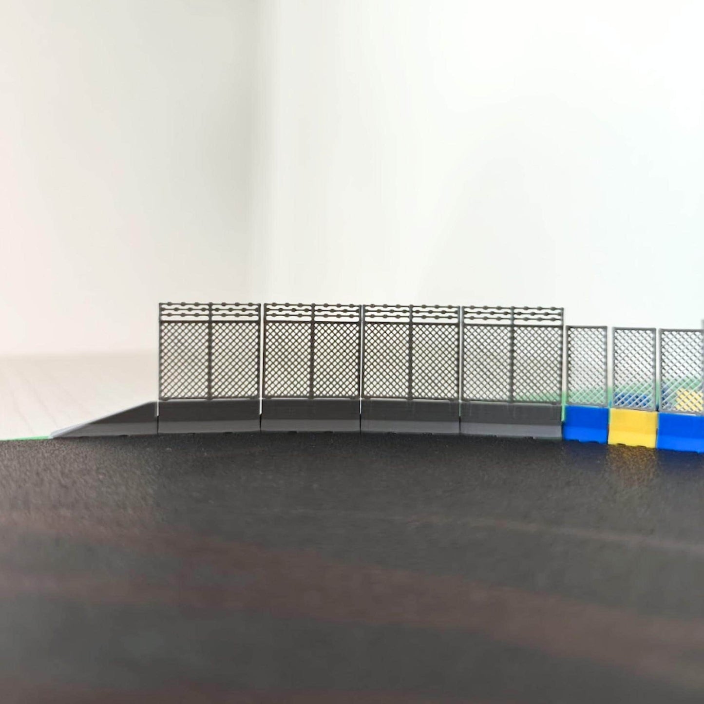 Miniature Jersey Barriers 1:120 TT Scale with Mesh Fencing, Diorama Race Track Accessories, 3D print