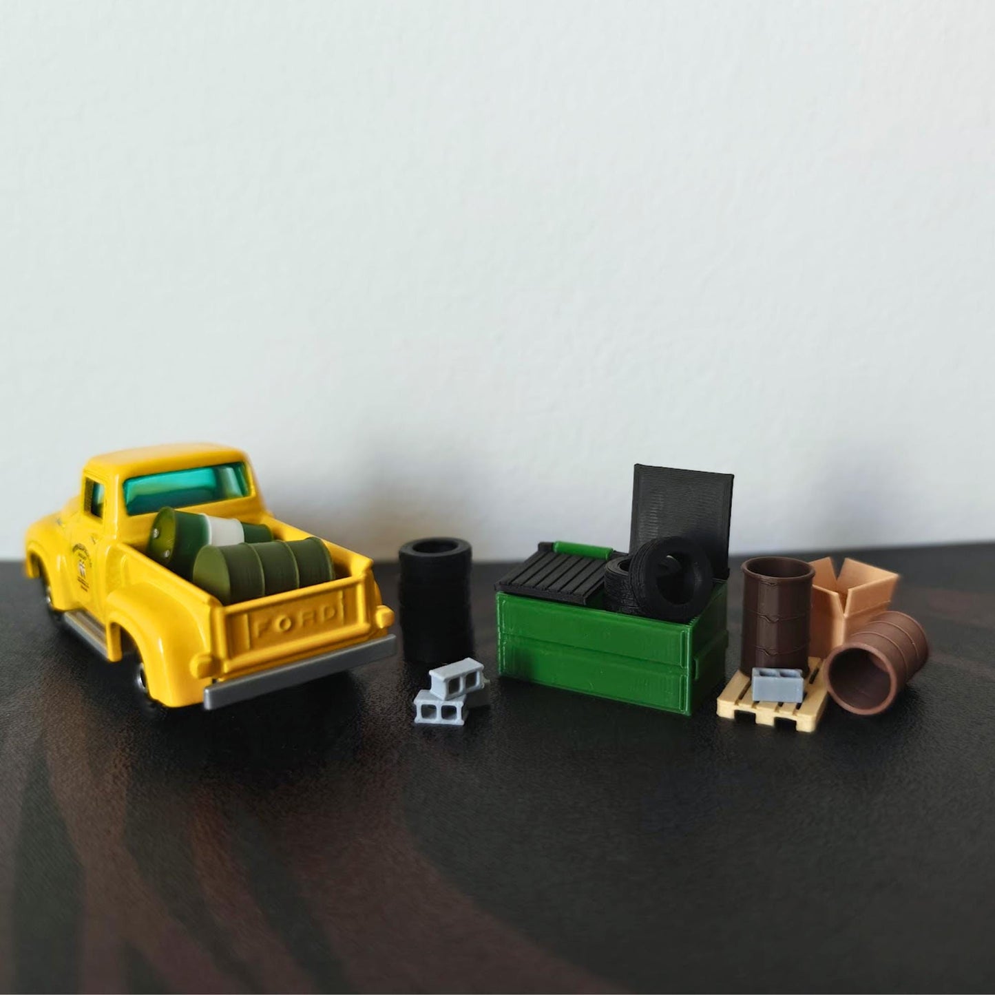 Miniature 1/64 Scale Dumpster, Diorama Accessory for Diecast & Garage Scenes, 3D printed Junkyard Prop