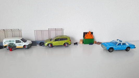 Building a Miniature Slum Diorama in 1:64 Scale