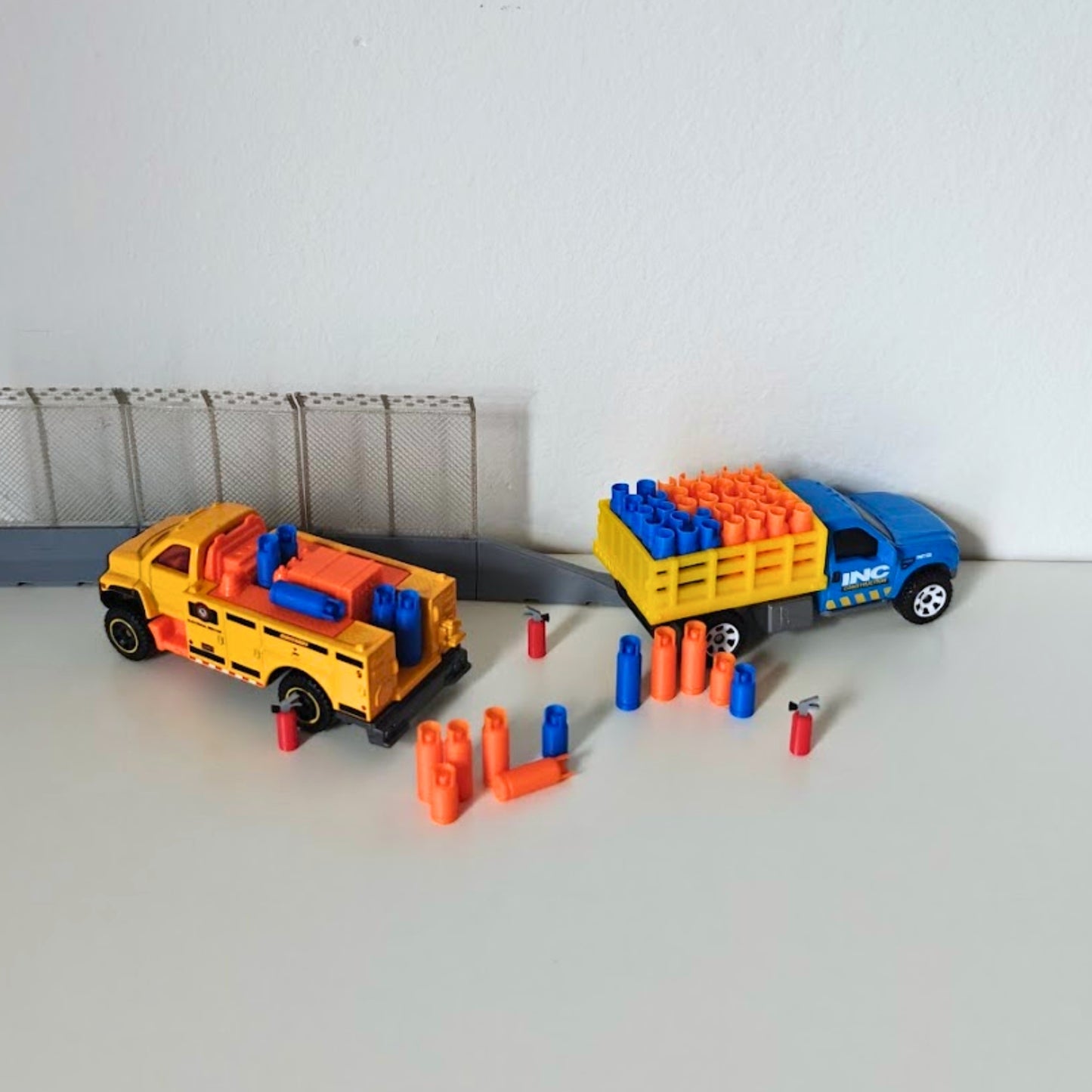 Minijaturne plinske boce, mjerilo 1/64