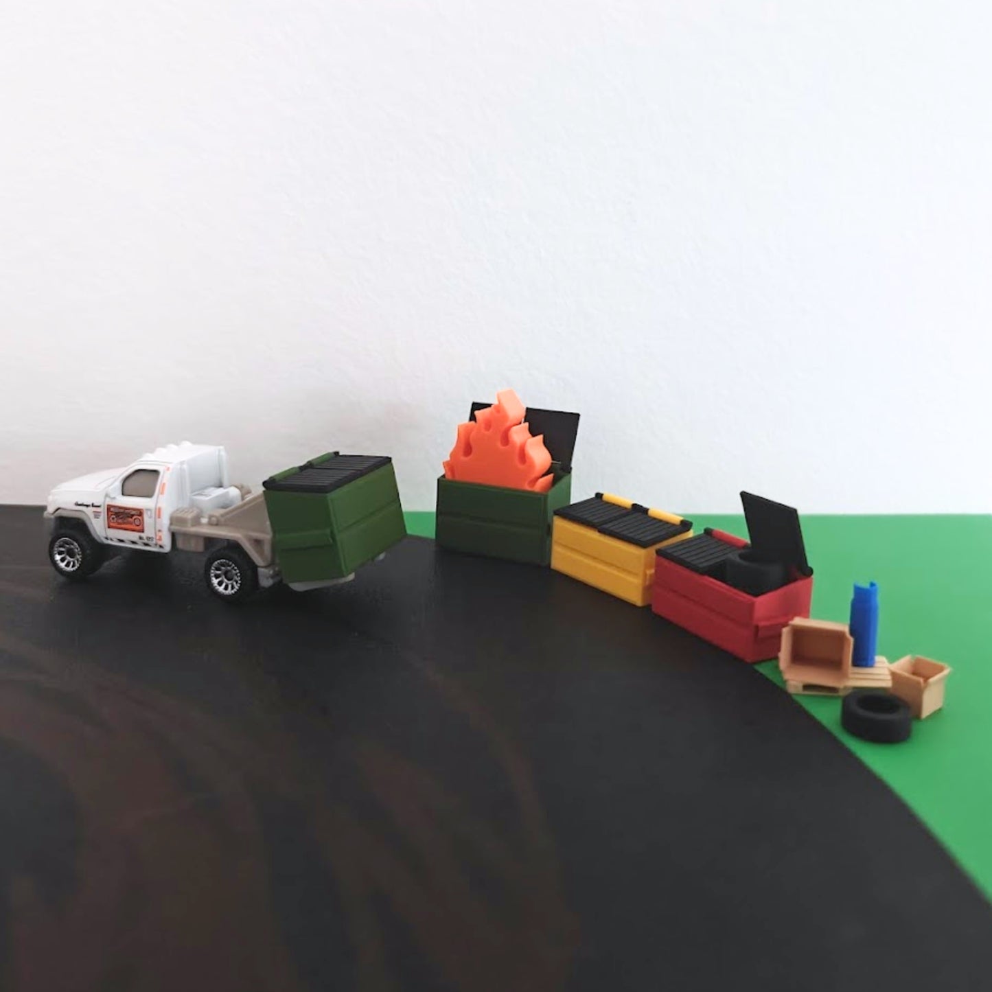 Miniature 1/64 Scale Dumpster