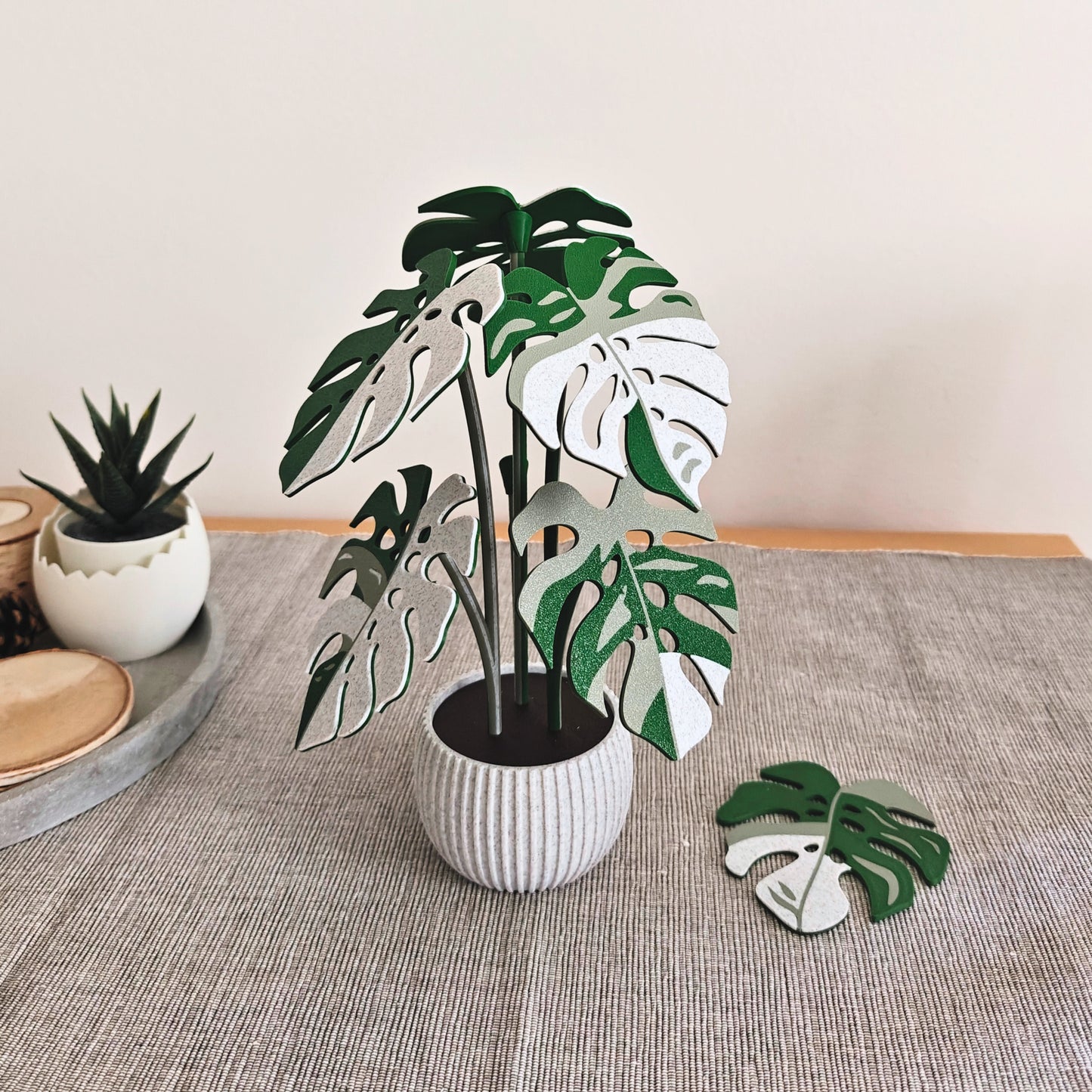 Monstera-Untersetzer-Set mit Blattlöchern
