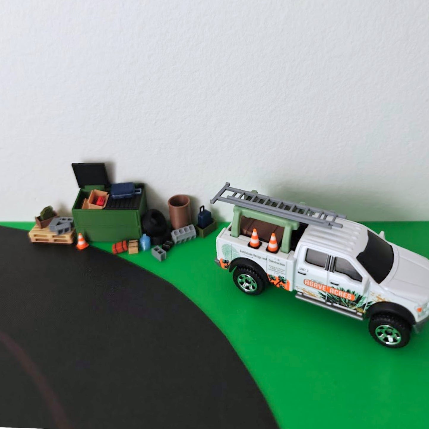 Miniature Extendable Ladder, 1/64 Scale