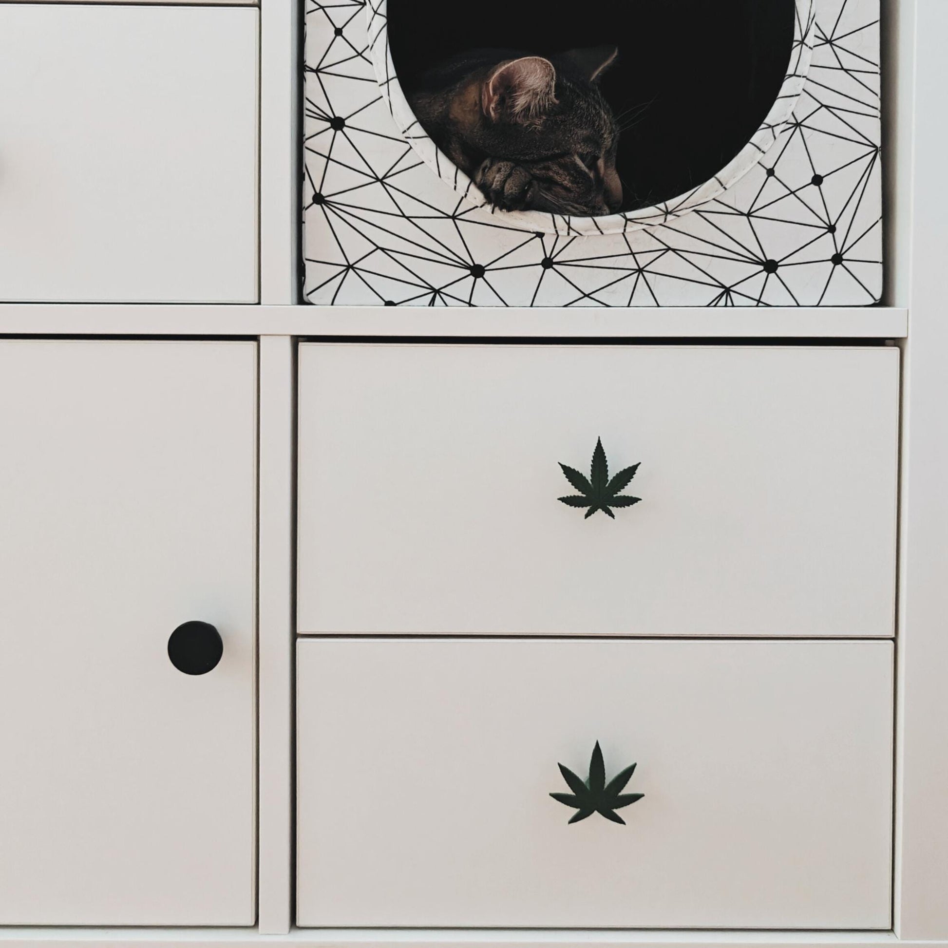 Weed Leaf Handles for Door or Drawer, Marijuana Knob, Cannabis Handle, 420-Themed Cabinet Pull, Pot Leaf Door knob, 3d print