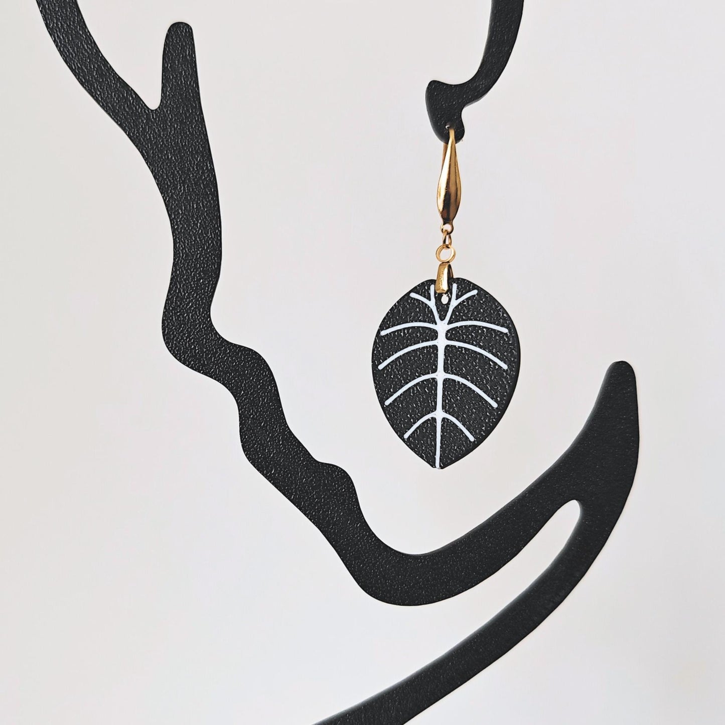 Leaf Earrings Alocasia Black Velvet Variegated, Pink Alocasia Jewelry Gift for Plant Lovers, Plant Earrings, 3d printed Earrings