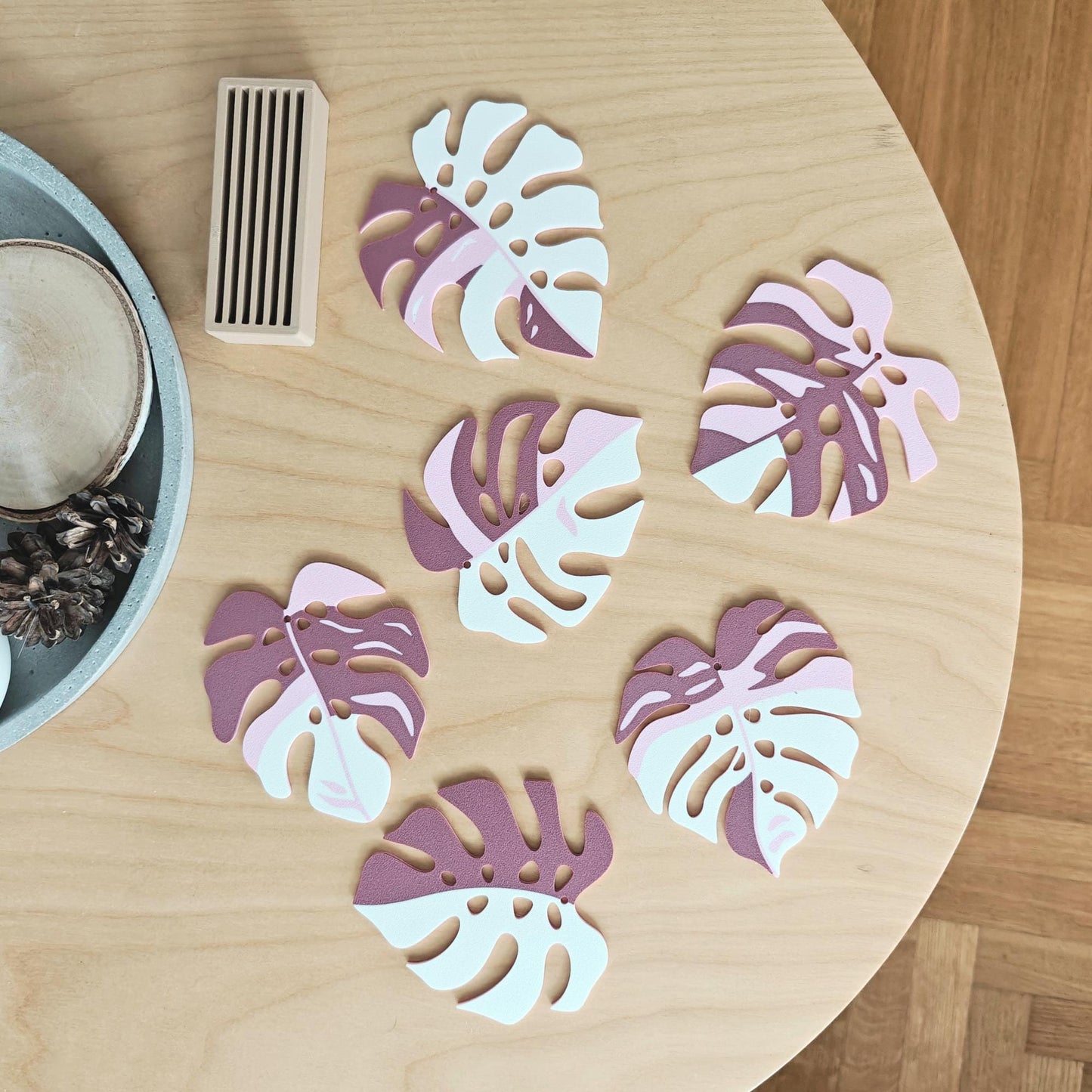 Monstera Leaf Coaster Set, Monstera Coasters with Holder, 3D printed Table Decor, Variegated Plant