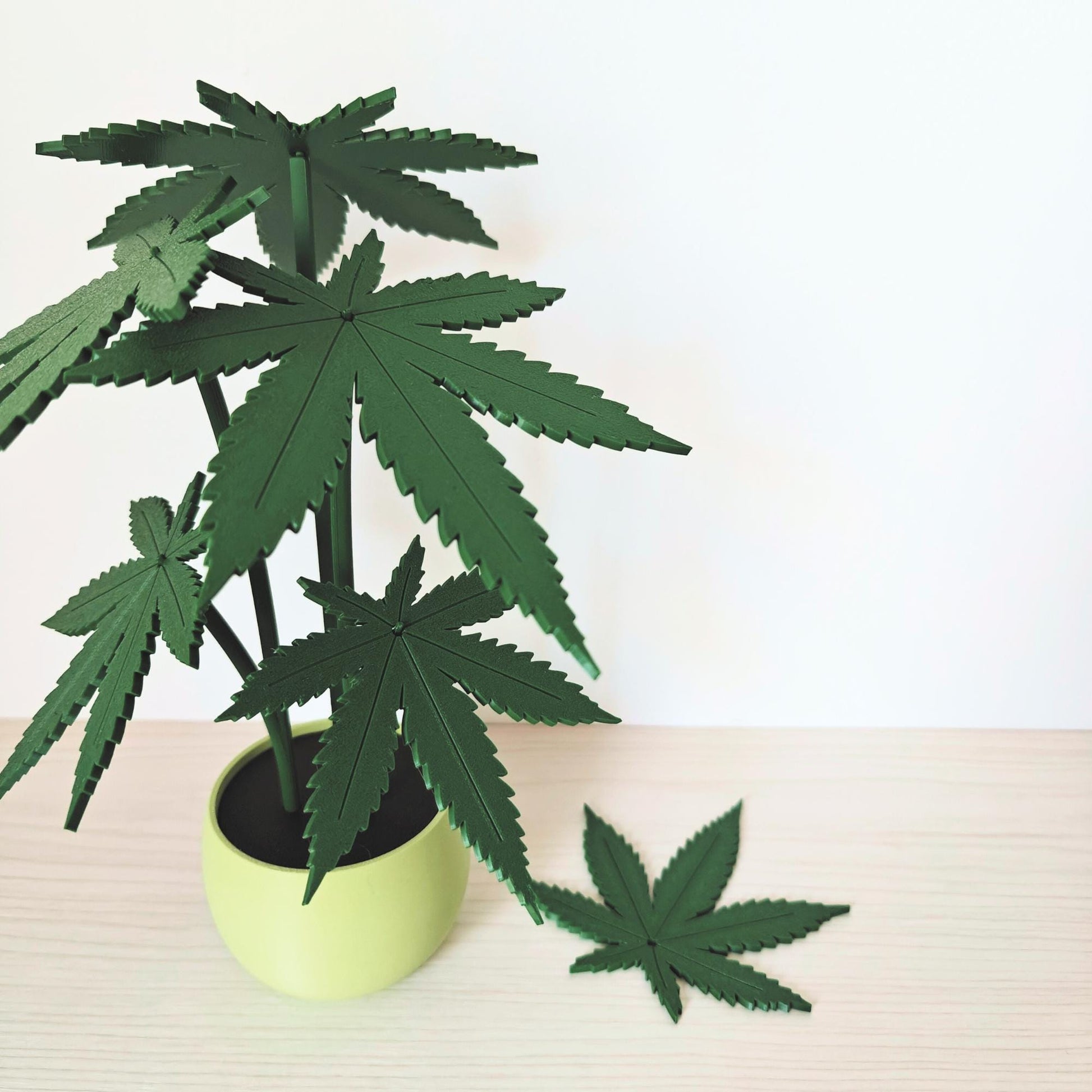 Cannabis Coaster Plant, Marijuana Table Decor, Weed Leaf Design, 3D printed Coasters, Gift for Pot Lovers and Stoners, 420 Home Decoration