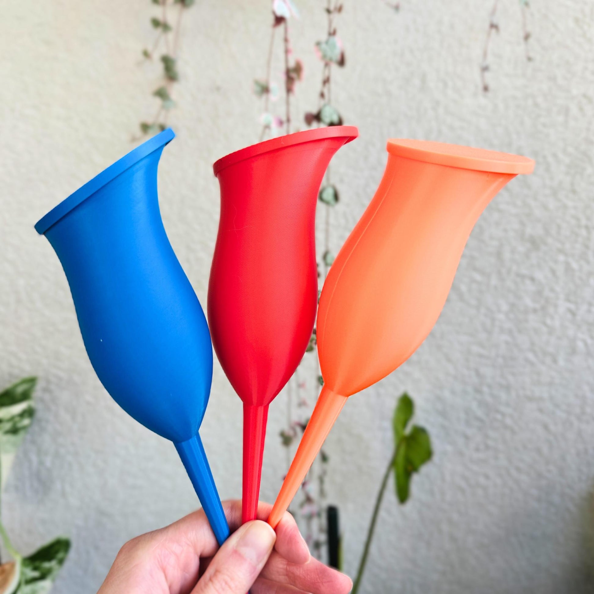Water container in the shape of a Pitcher plant, Self-watering planter, Slow Release Watering for Indoor Plants, Irrigation and watering aid