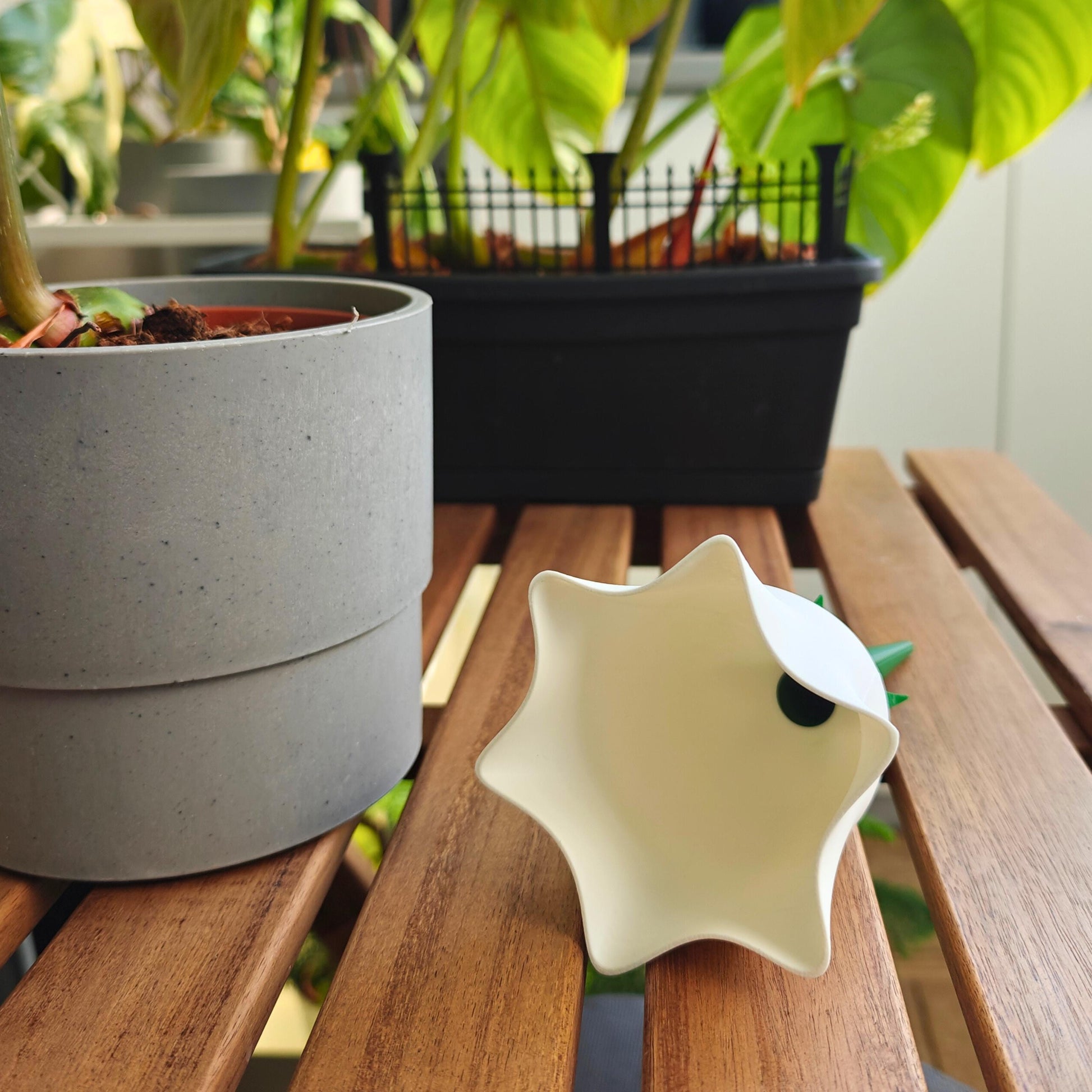 Bellflower Water Container, Self-watering planter, Slow Release Watering for Indoor Plants, Irrigation and watering aid