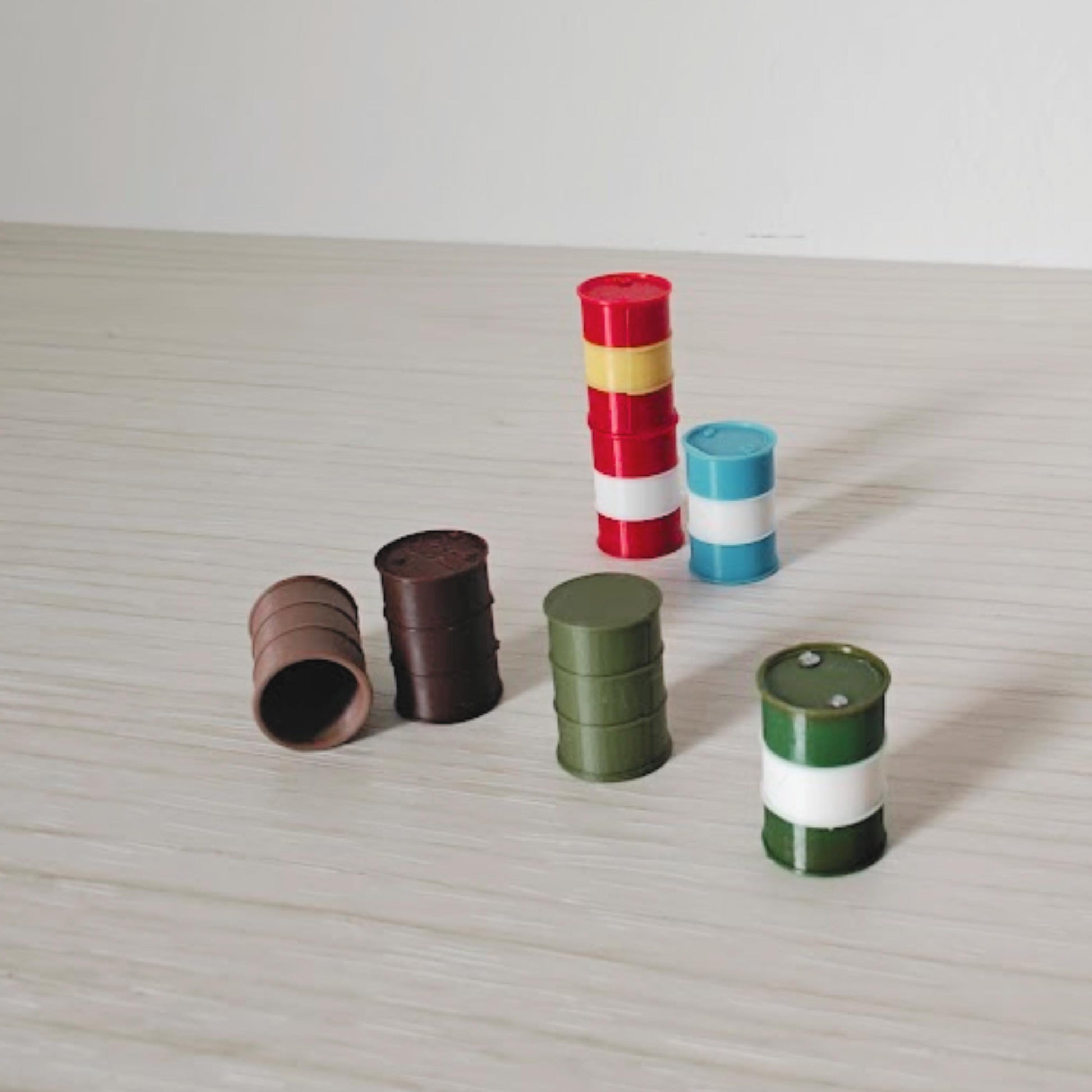 Miniature Barrels, 1:64 Scale Oil Drums, Diorama Accessories for Displays, Model Scenes, Crafts, Hobby Projects, 3D print