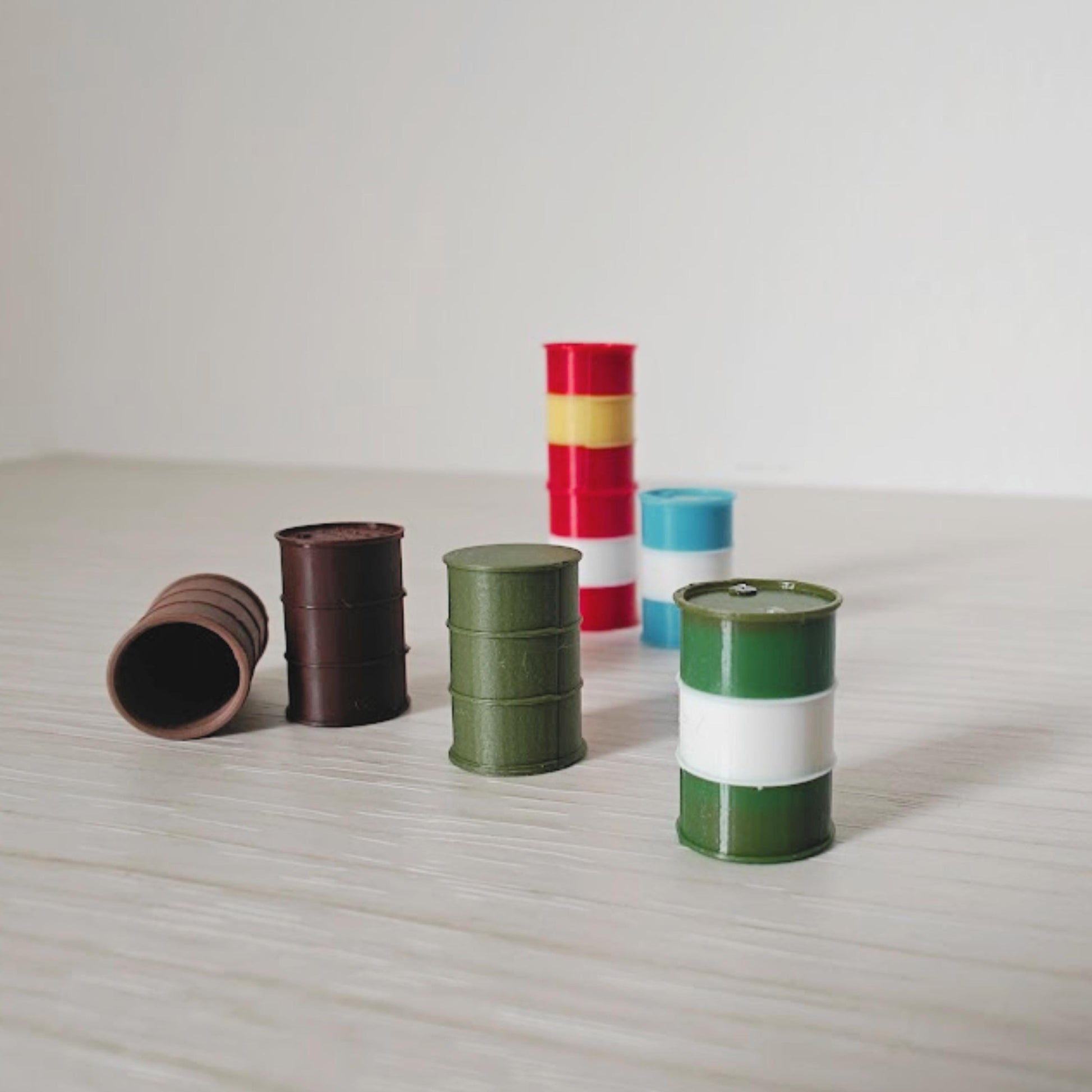 Miniature Barrels, 1:64 Scale Oil Drums, Diorama Accessories for Displays, Model Scenes, Crafts, Hobby Projects, 3D print