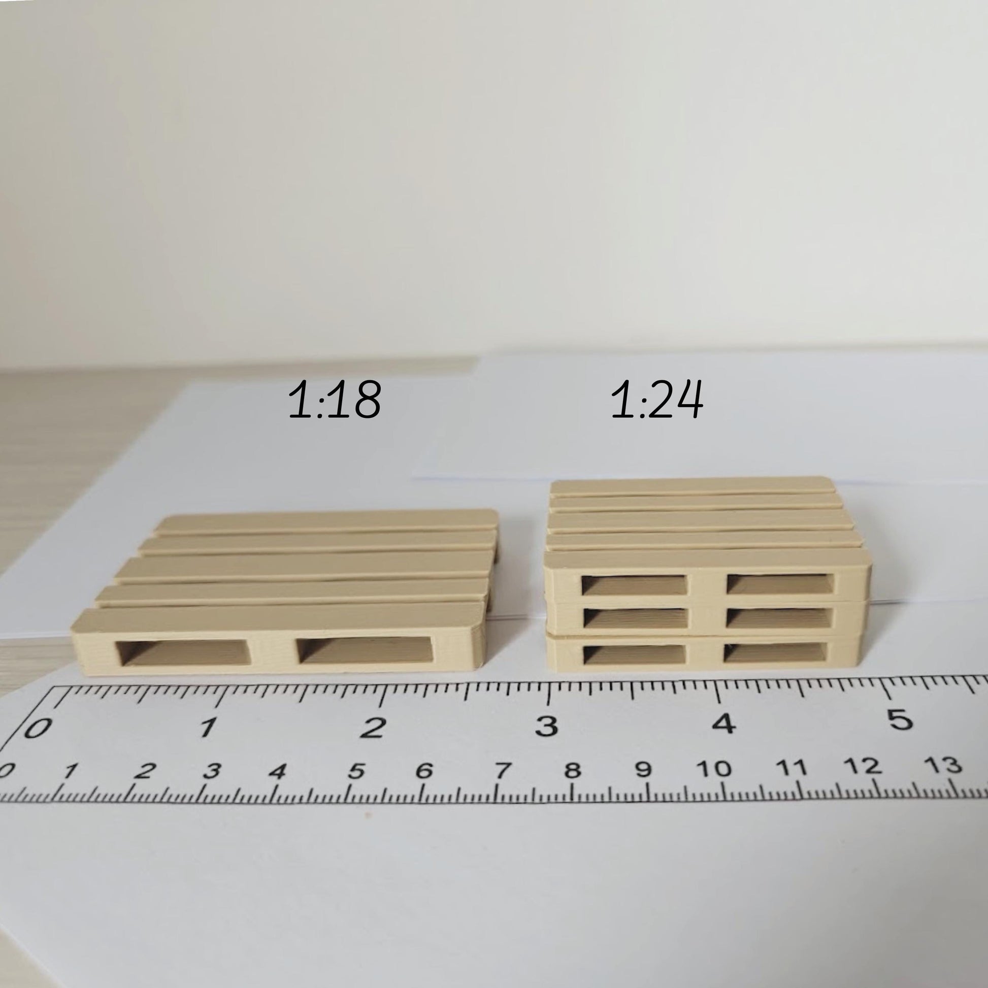 Miniature Pallets, 1/24 and 1/18 Scale Diorama Accessories for Displays, Model Scenes, Crafts, Hobby Projects, 3D print