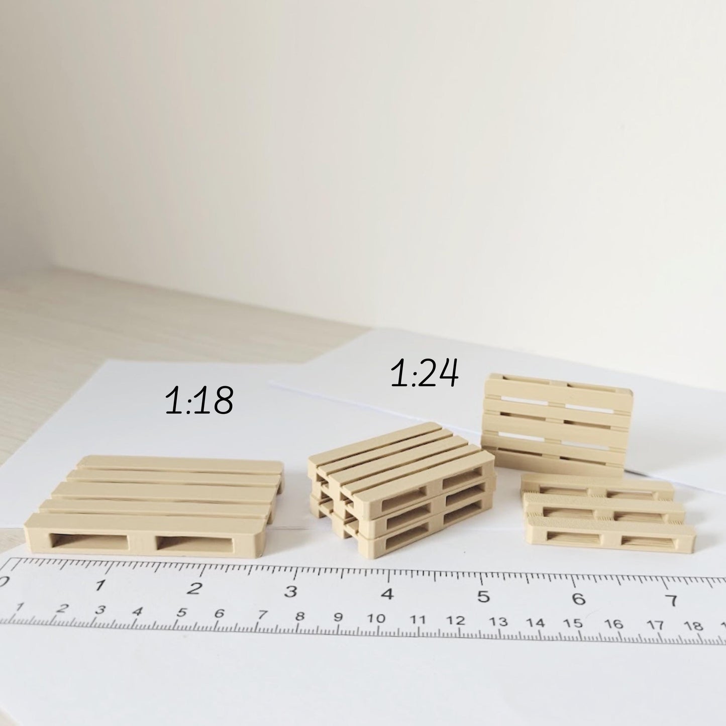Miniature Pallets, 1/24 and 1/18 Scale Diorama Accessories for Displays, Model Scenes, Crafts, Hobby Projects, 3D print