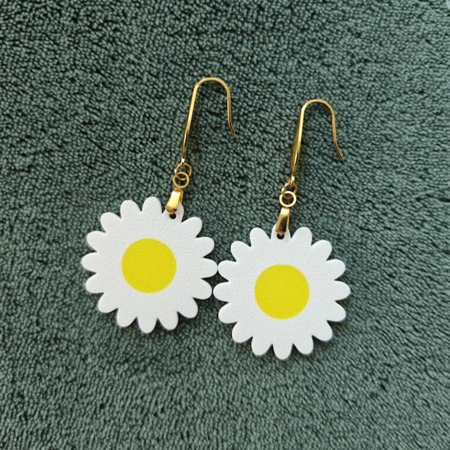 Daisy Earrings, Floral Jewelry Gift for Plant Lovers, Flower Design, 3d printed Earrings