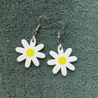 Daisy Earrings, Floral Jewelry Gift for Plant Lovers, Flower Design, 3d printed Earrings