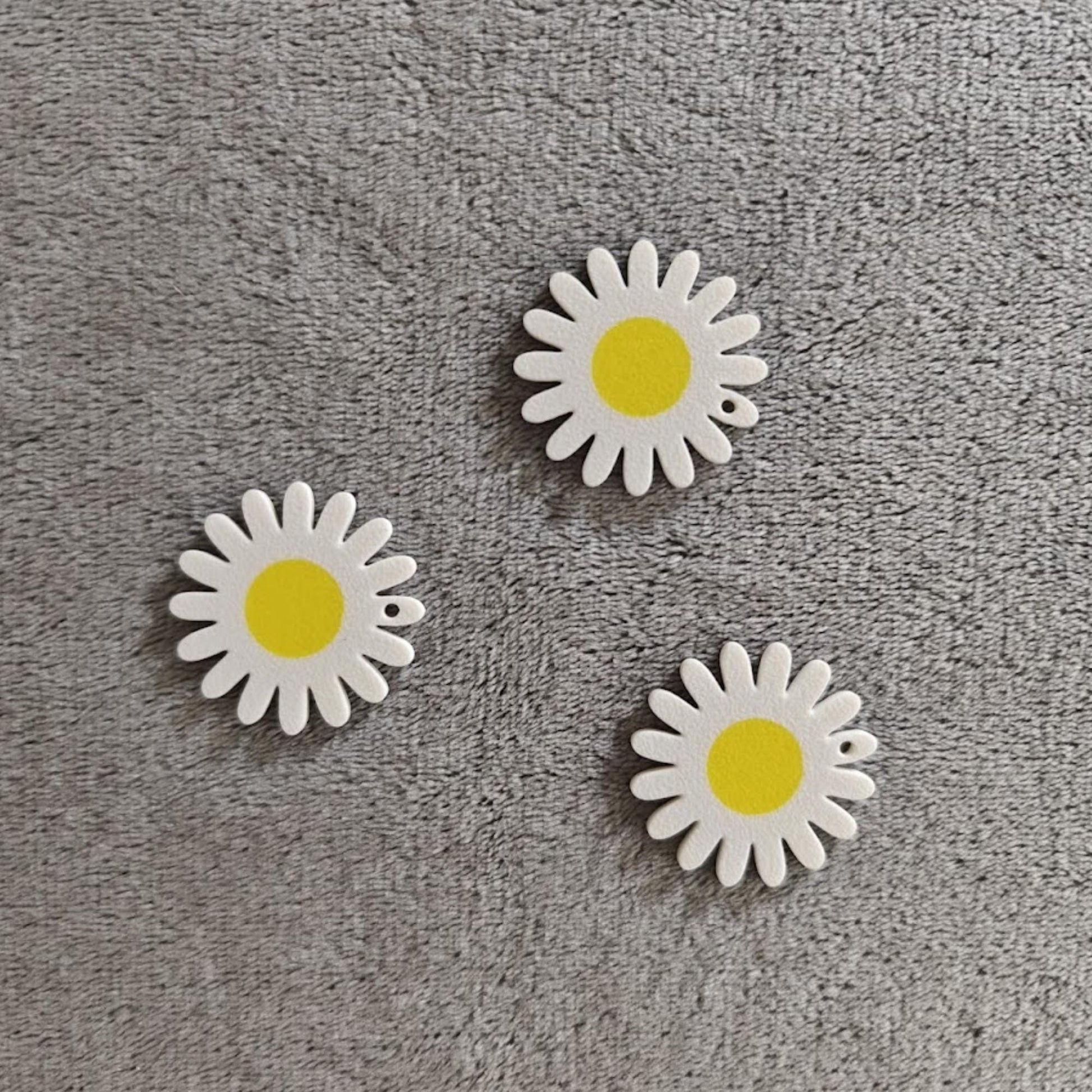 Bulk Daisy Charms, Flower Pendants for Earrings, DIY Crafts, Floral Jewelry, Scrapbooks, Cards, Zipper Pulls, Gifts, 3d printed