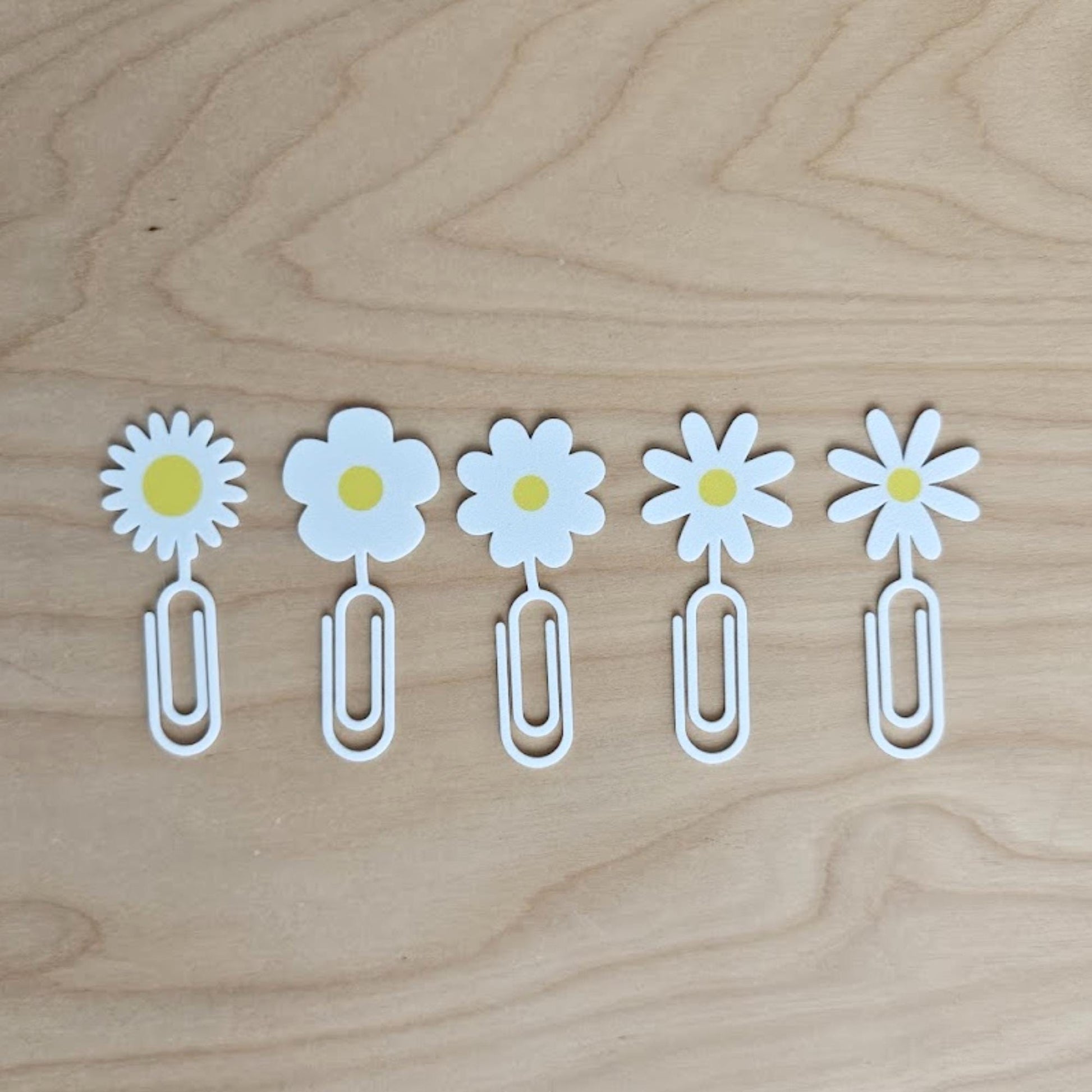 Daisy Paper Clips Set of 5, Cute Floral Bookmarks & Planner Accessories, Gift for Bookworms and Plant Lovers, 3d printed