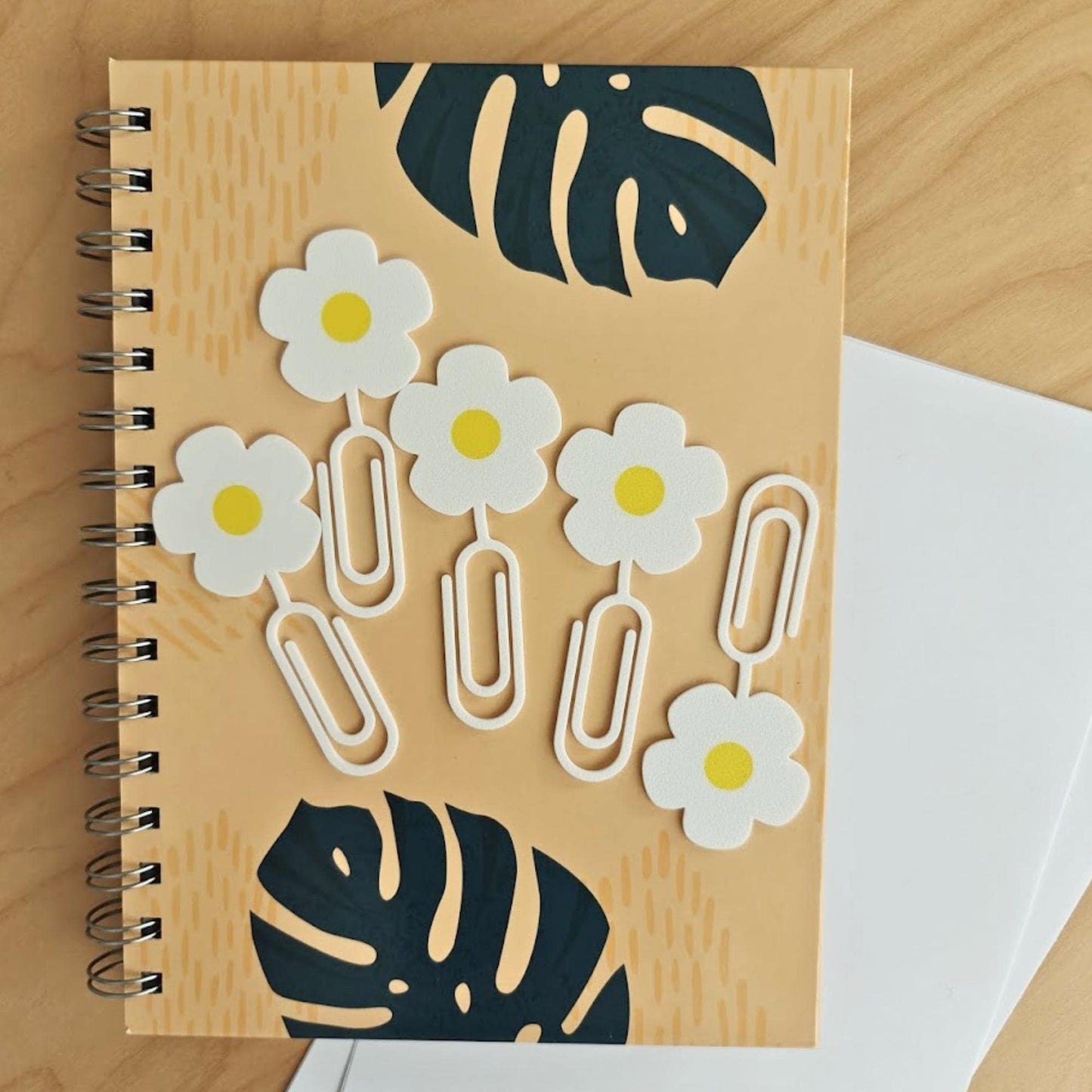Daisy Paper Clips Set of 5, Cute Floral Bookmarks & Planner Accessories, Gift for Bookworms and Plant Lovers, 3d printed