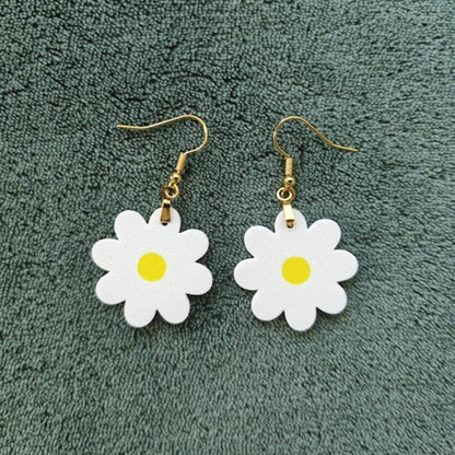 Daisy Earrings, Floral Jewelry Gift for Plant Lovers, Flower Design, 3d printed Earrings