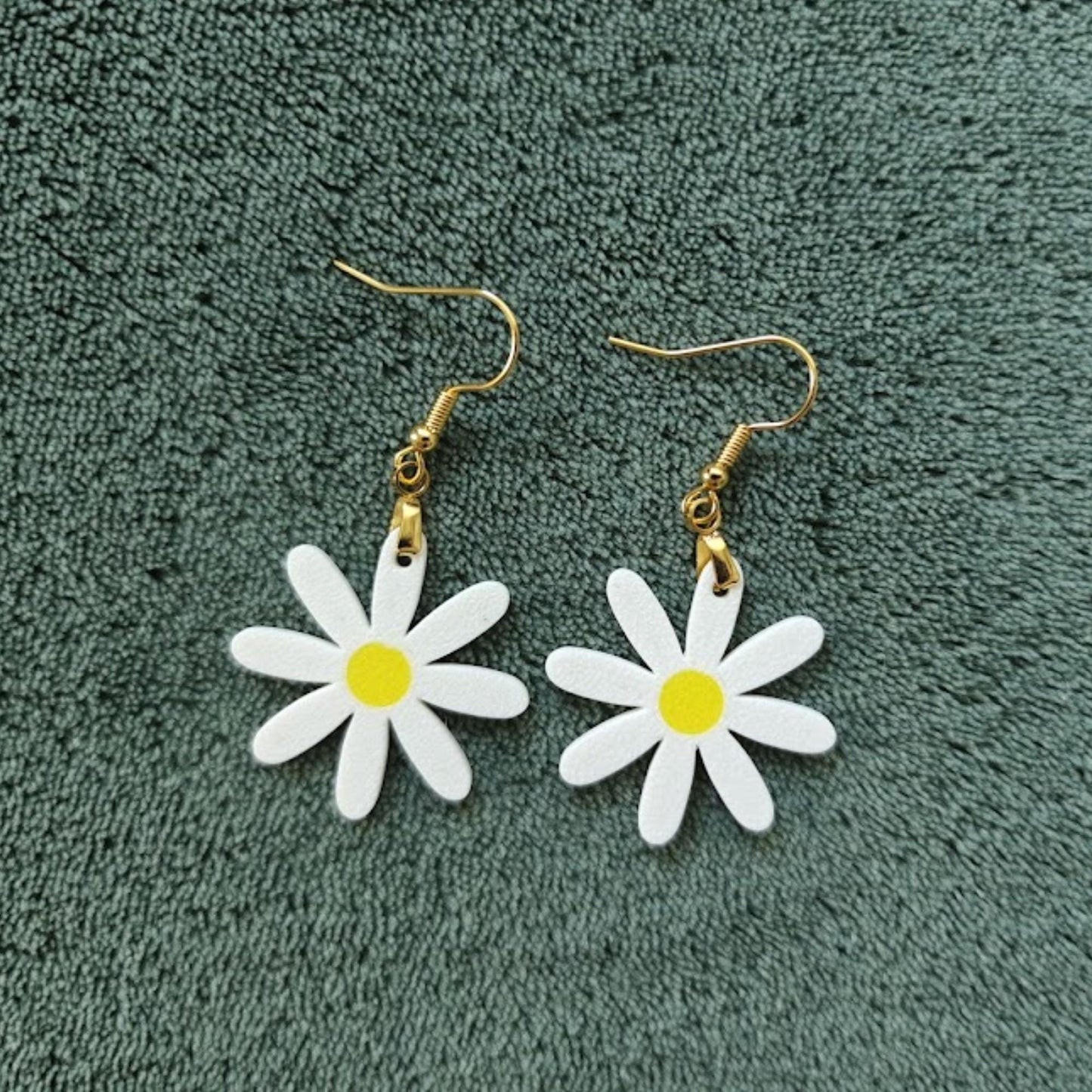Daisy Earrings, Floral Jewelry Gift for Plant Lovers, Flower Design, 3d printed Earrings