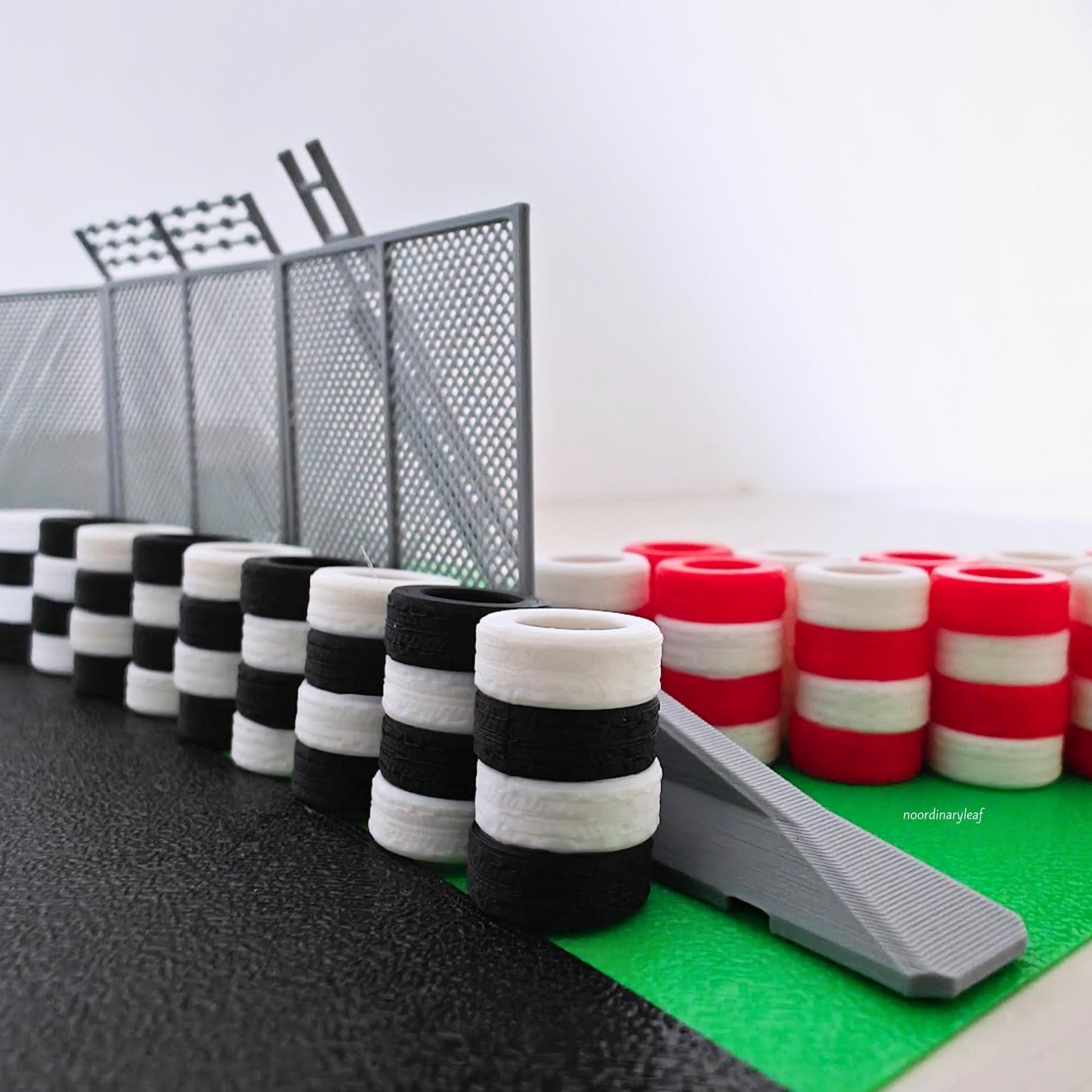Miniature Tire Stacks, 1:64 Scale Race Track Diorama Props, 3D Printed Mini Displays, Model Scenes, Crafts, Hobby Projects