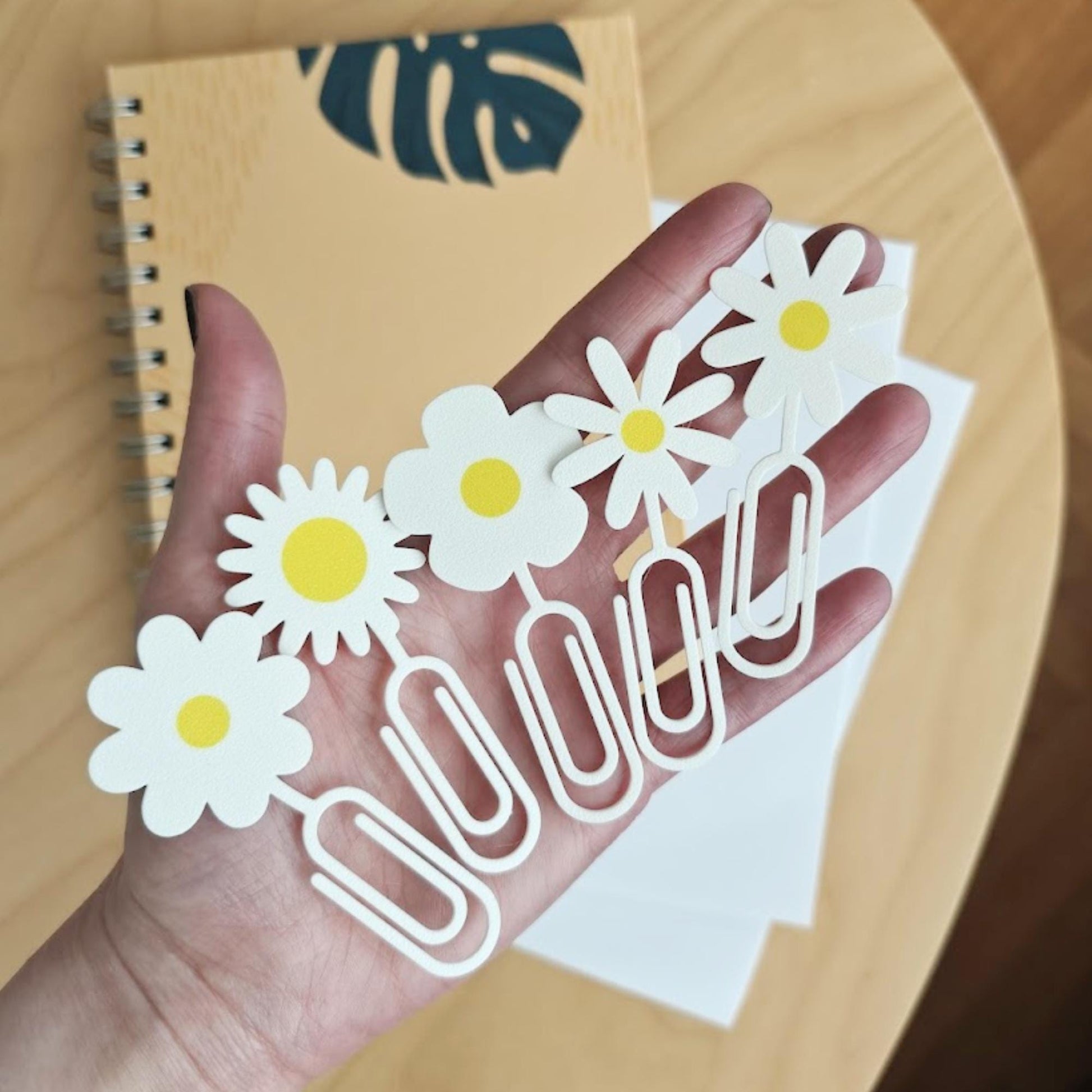 Daisy Paper Clips Set of 5, Cute Floral Bookmarks & Planner Accessories, Gift for Bookworms and Plant Lovers, 3d printed