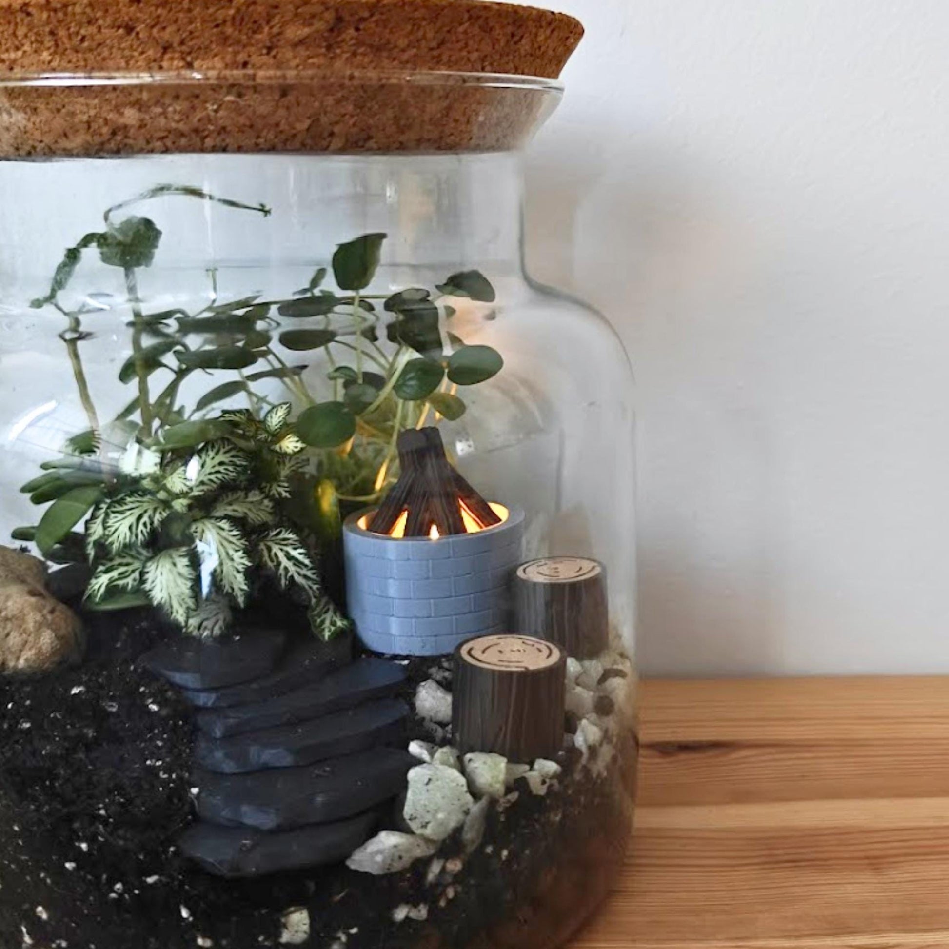 Mini Campfire for Terrariums, Logs & Fire Pit, 3D Printed Miniature Terrarium Decoration