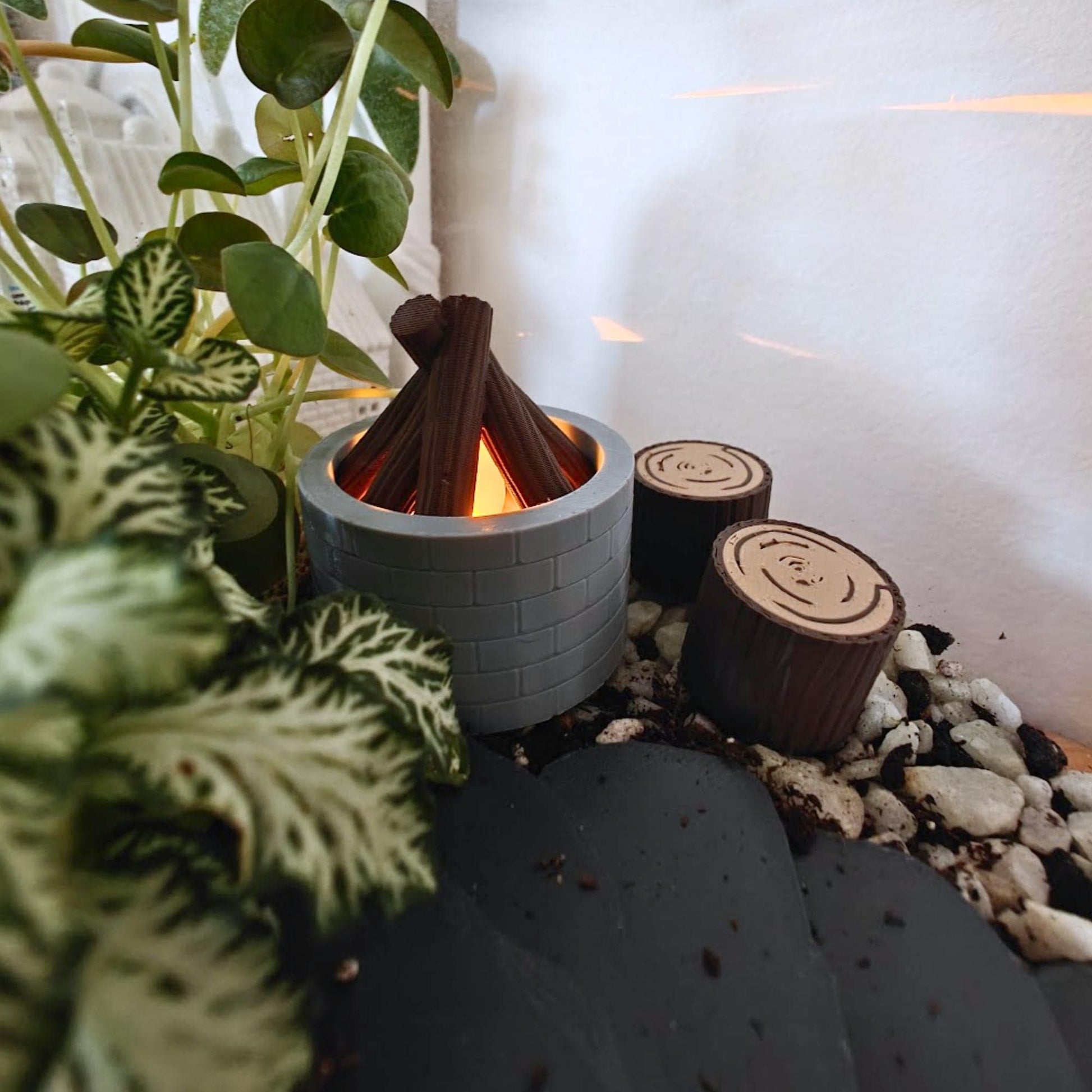 Mini Campfire for Terrariums, Logs & Fire Pit, 3D Printed Miniature Terrarium Decoration