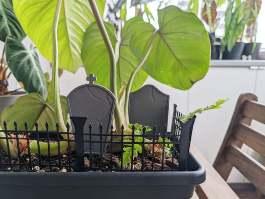 Planter Graveyard and Fence, Haunted Cemetery Scene for your Pot, Gravestones in Planters, 3D Printed
