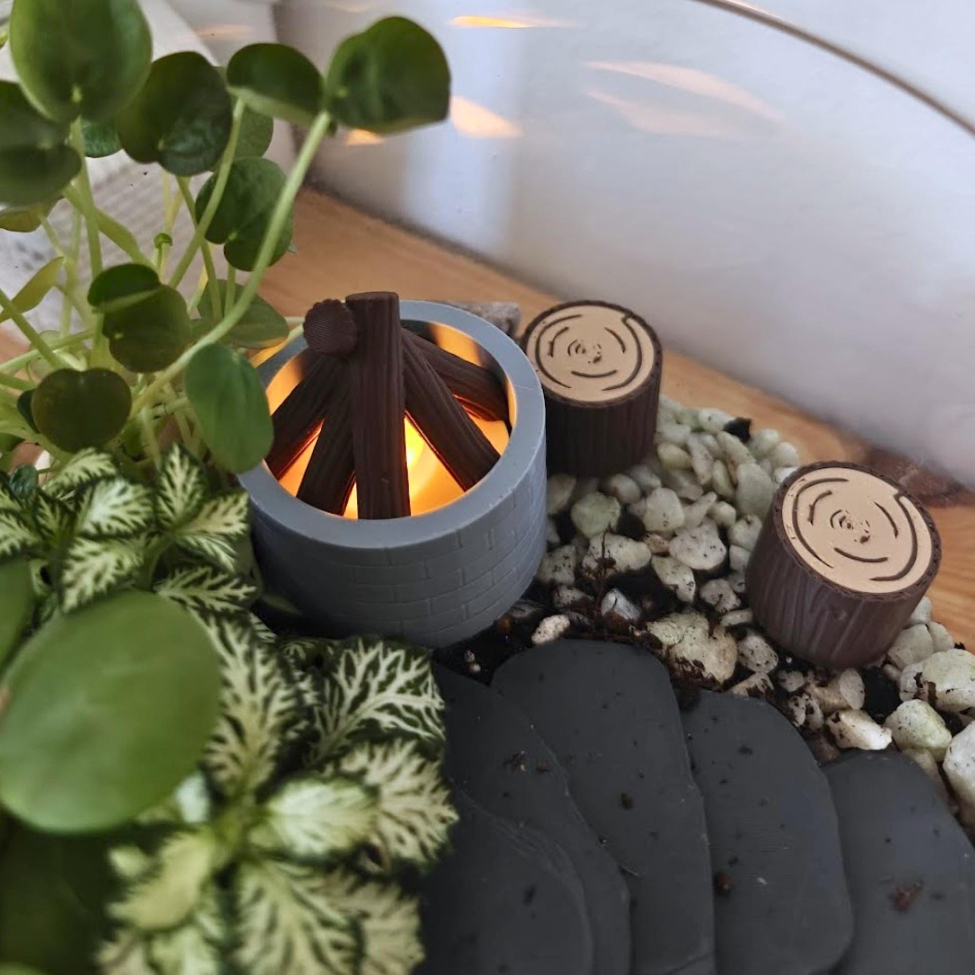 Mini Campfire for Terrariums, Logs & Fire Pit, 3D Printed Miniature Terrarium Decoration