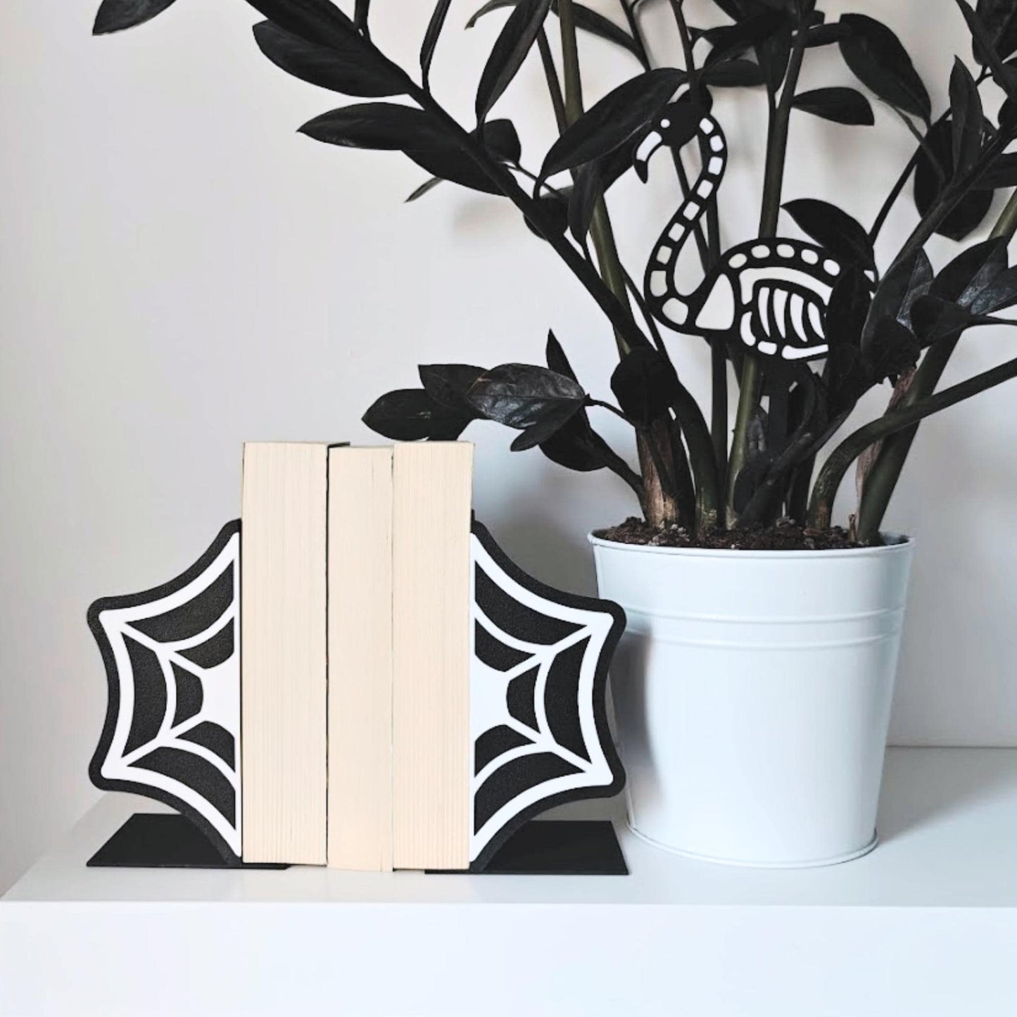 Cobweb Spiderweb Bookends, Gift for Book Lovers, Gothic Home Decor, 3D printed Gift