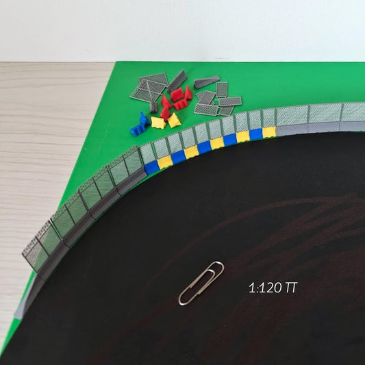 Miniature Jersey Barriers 1:120 TT Scale with Mesh Fencing, Diorama Race Track Accessories, 3D print
