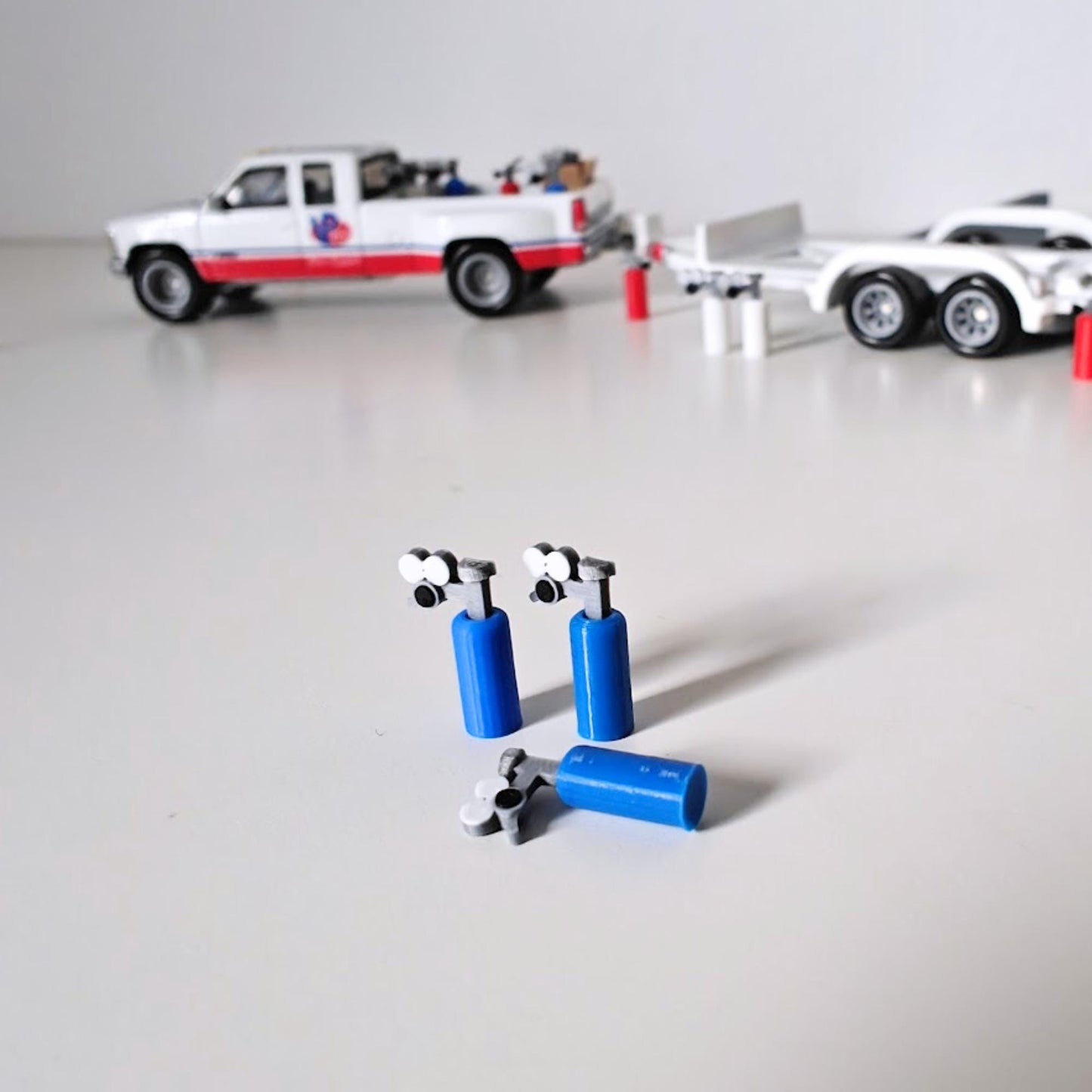 1:64 Scale NX NOS Bottles & Fire Extinguishers, Miniature Garage Accessories, Diorama Props, Model Car Display, 3D print