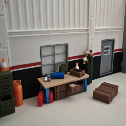 Miniature Workbench 1/64 Scale Garage Accessory for Mini Displays, Model Scenes, Crafts, Hobby Projects, 3D print