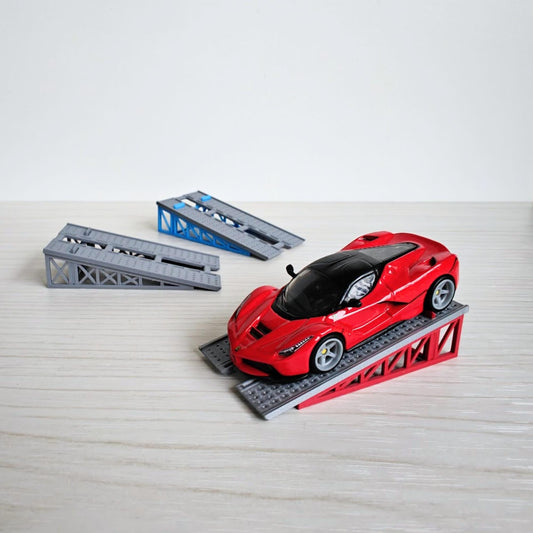 Miniature Single Car Ramp, 1/64 Scale Diecast Display Car Ramp, Mini Garage Diorama, 3D Printed for Hot Wheels Scale
