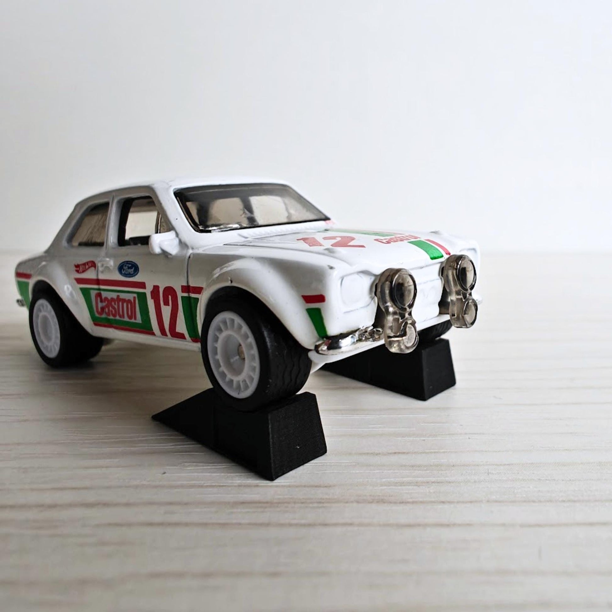 Miniature Wheel Ramps, 1/64 Scale Mini Car Display Stands, Mini Garage Diorama, 3D Printed for Hot Wheels Scale