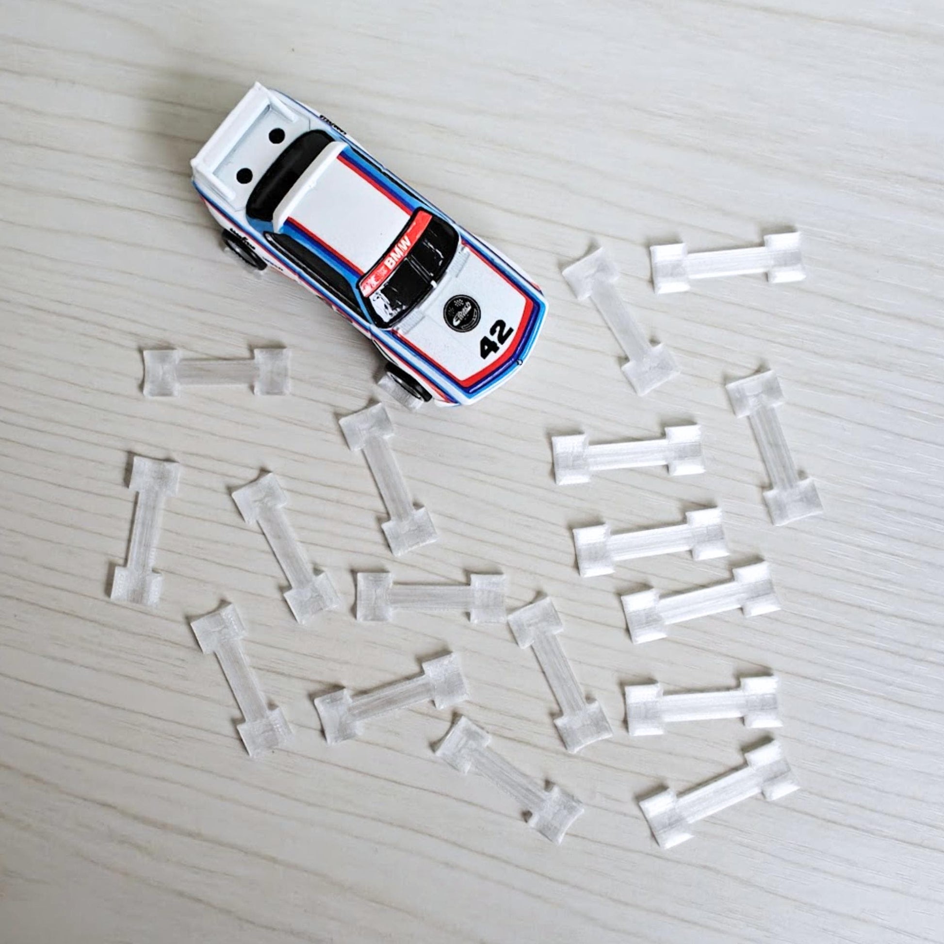 Miniature Wheel Chocks, 1/64 Scale Mini Car Display Accessories, Mini Garage Diorama, 3D Printed for Hot Wheels Scale