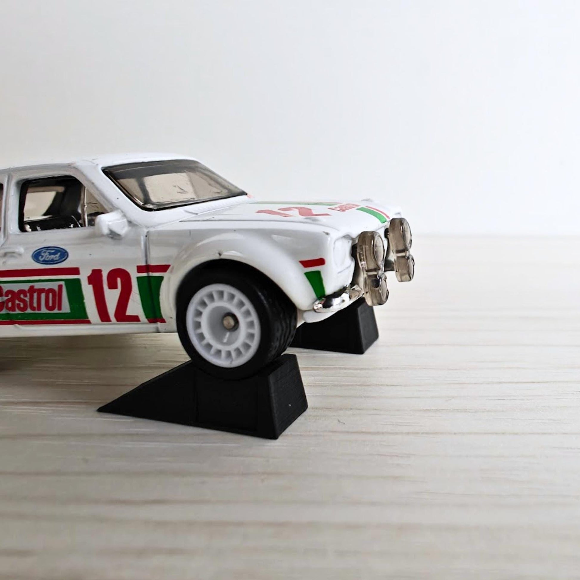 Miniature Wheel Ramps, 1/64 Scale Mini Car Display Stands, Mini Garage Diorama, 3D Printed for Hot Wheels Scale