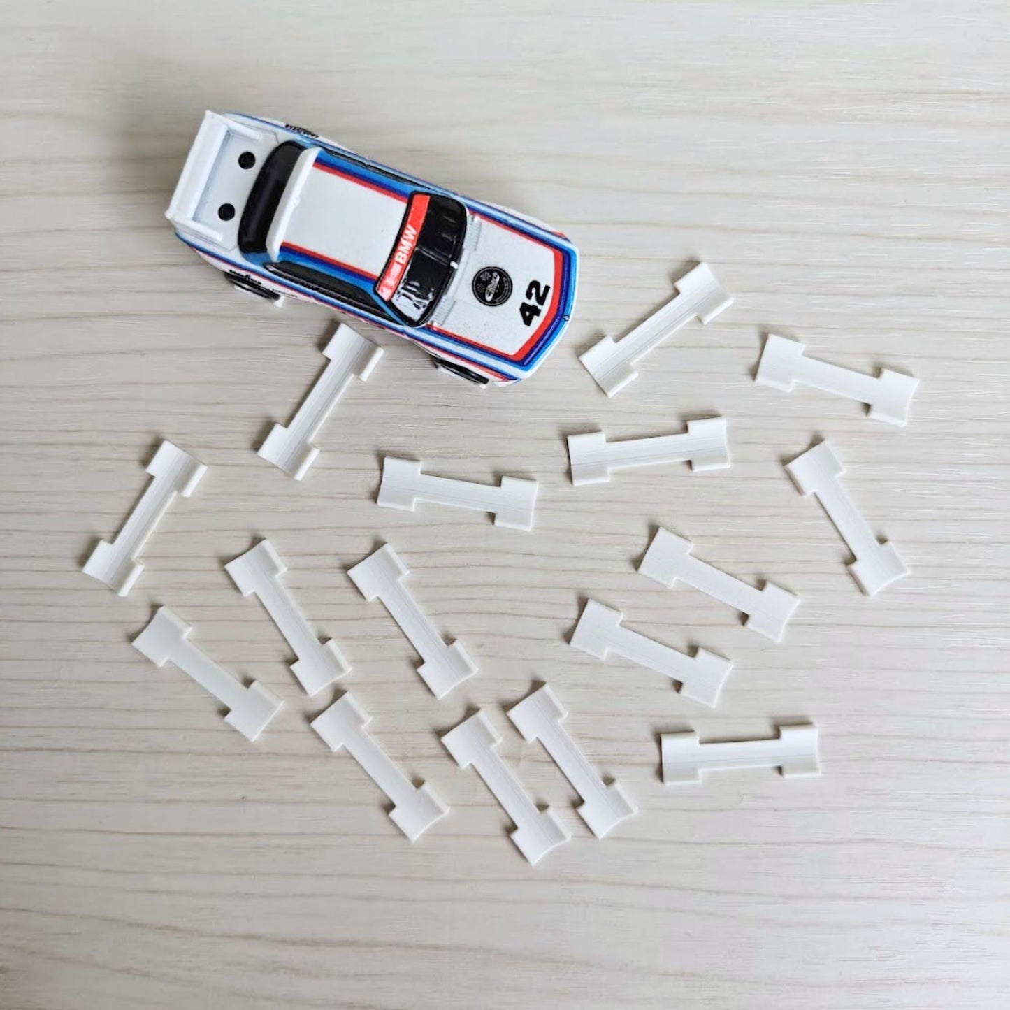 Miniature Wheel Chocks, 1/64 Scale Mini Car Display Accessories, Mini Garage Diorama, 3D Printed for Hot Wheels Scale