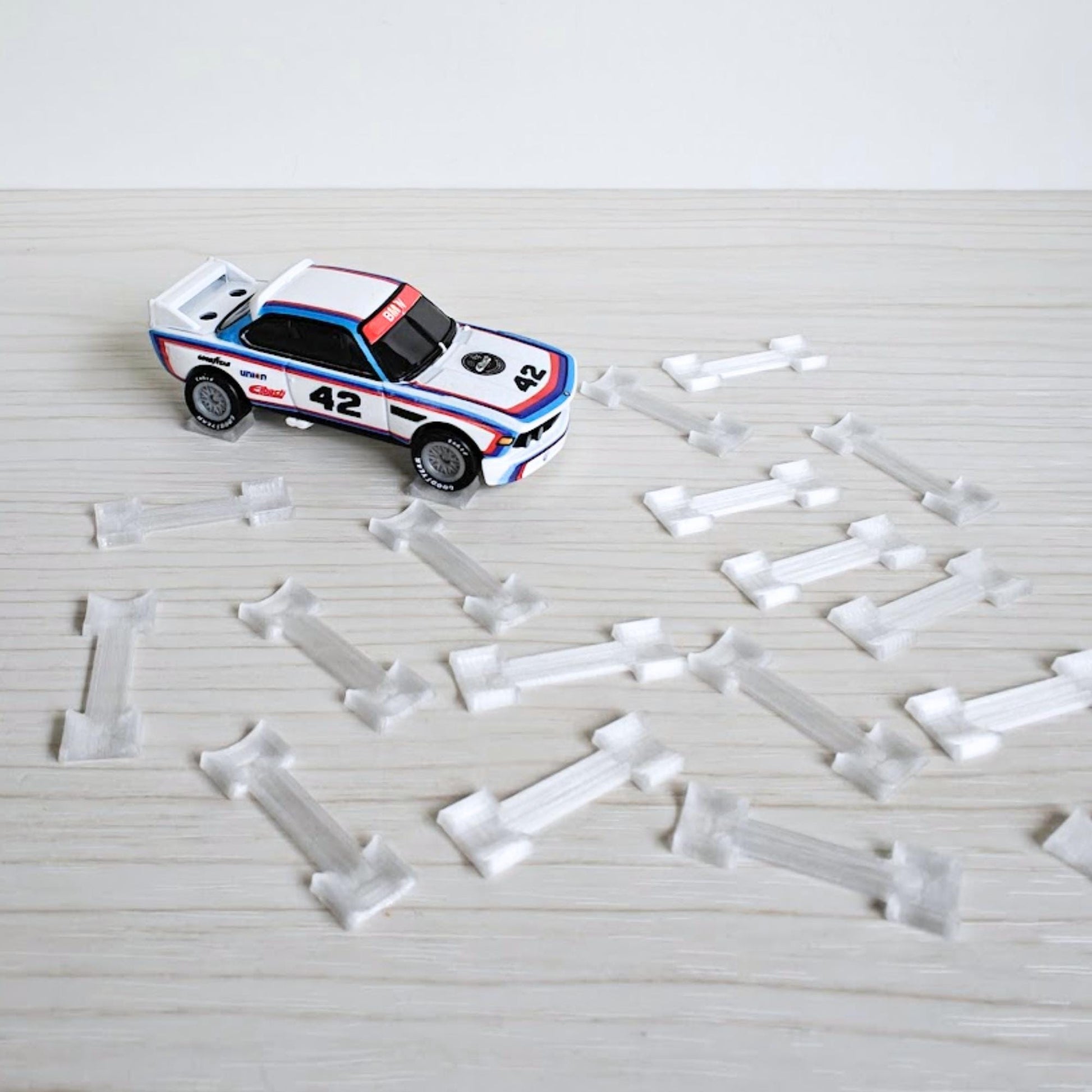 Miniature Wheel Chocks, 1/64 Scale Mini Car Display Accessories, Mini Garage Diorama, 3D Printed for Hot Wheels Scale