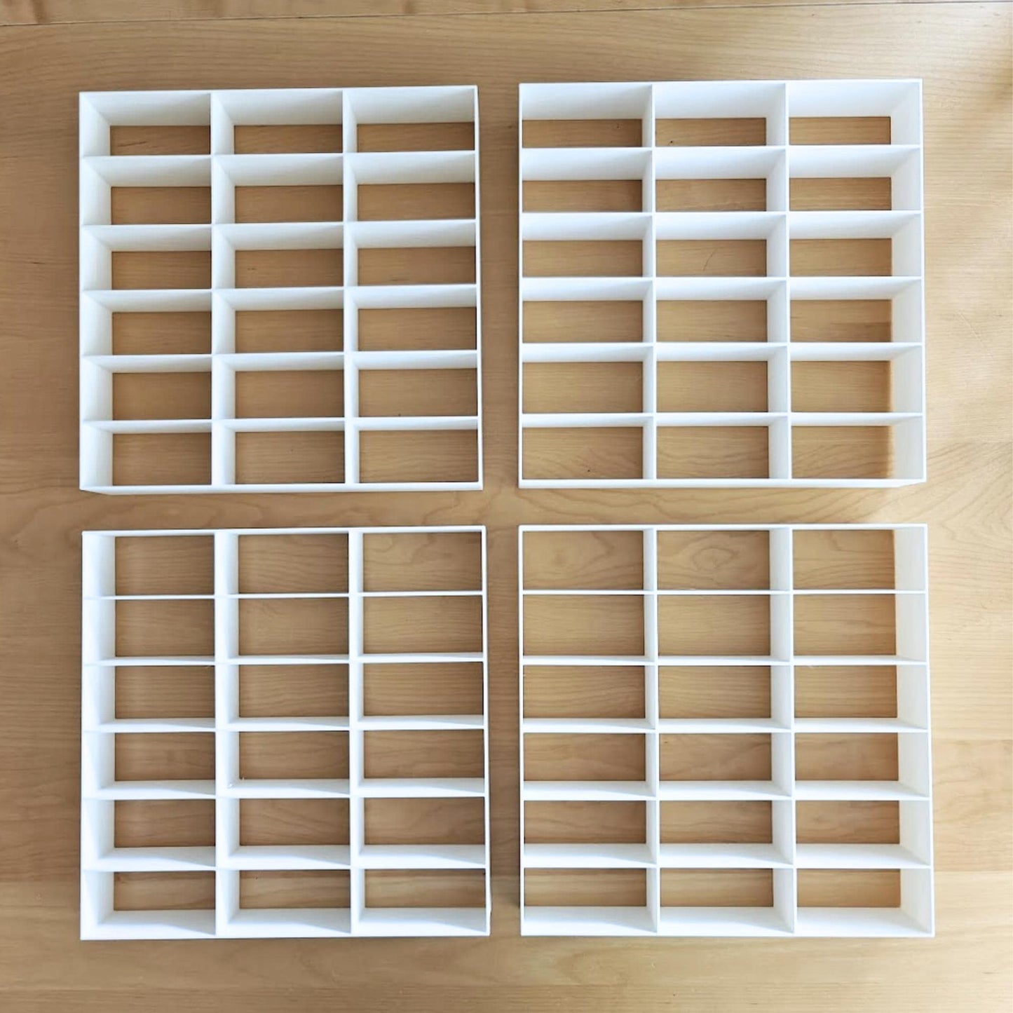 Set of 4 grid inserts for large Sannahed frame in white - this is what comes in the package